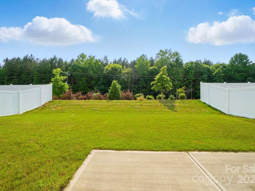 4439 Wild Ridge Drive, Charlotte, NC 28215.  MLS# CAR4251048, YatesRealty ID 22559. 