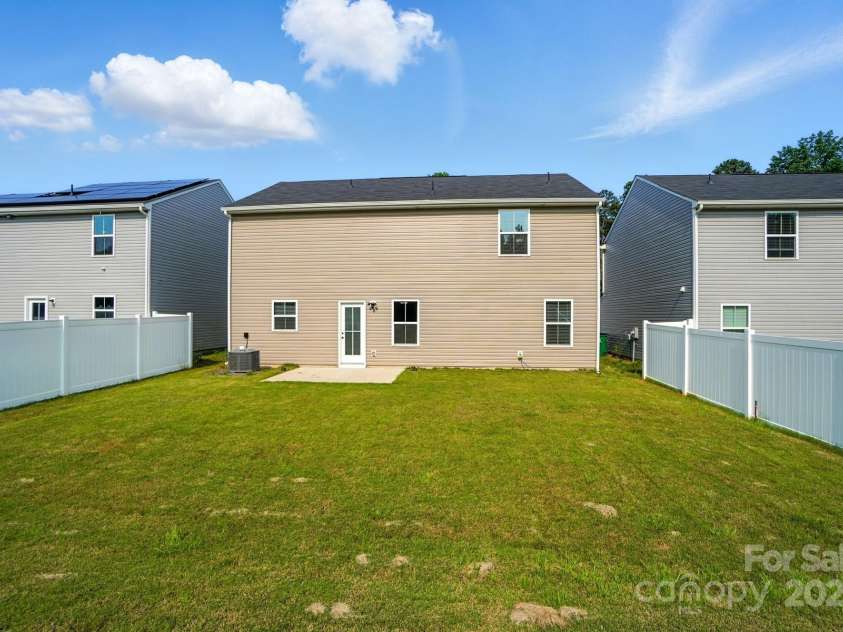 4439 Wild Ridge Drive, Charlotte, NC 28215.  MLS# CAR4251048, YatesRealty ID 22559. 