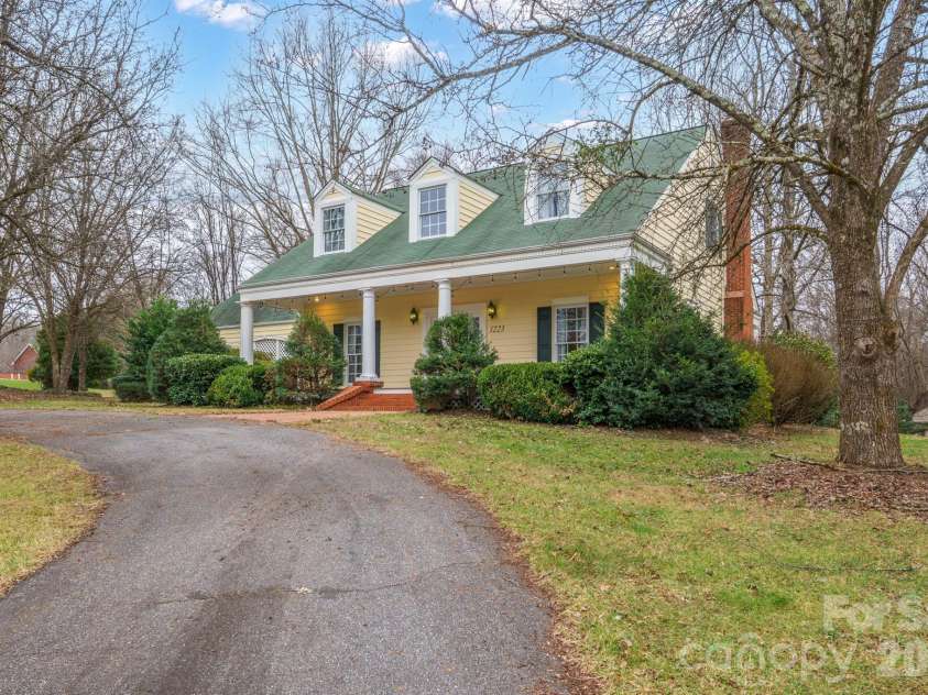 1223 Creekside Drive, Conover, NC 28613.  MLS# CAR4337050, YatesRealty ID 2256. 