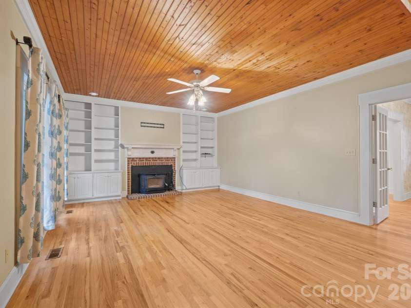 1223 Creekside Drive, Conover, NC 28613.  MLS# CAR4337050, YatesRealty ID 2256. 