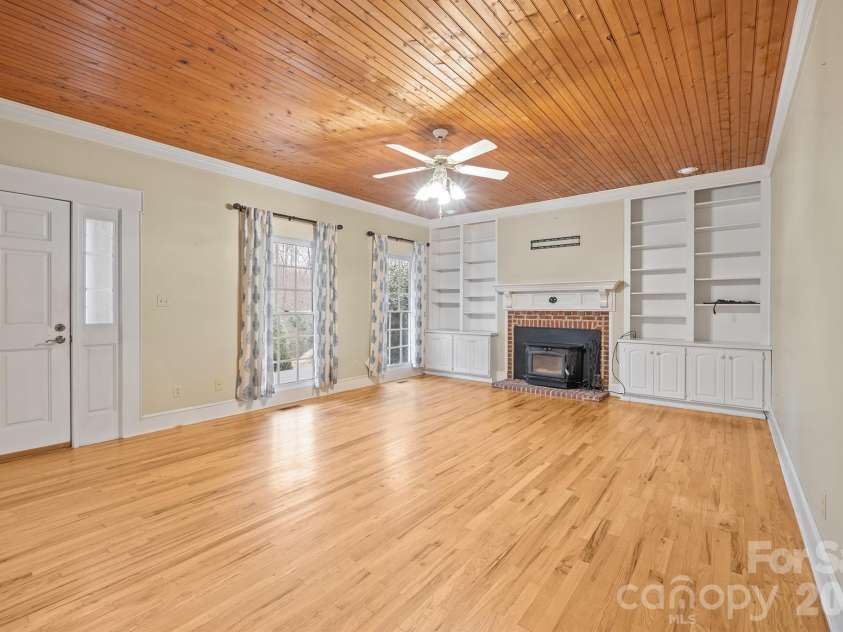 1223 Creekside Drive, Conover, NC 28613.  MLS# CAR4337050, YatesRealty ID 2256. 