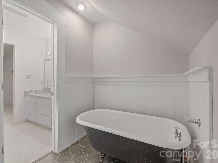 1223 Creekside Drive, Conover, NC 28613.  MLS# CAR4337050, YatesRealty ID 2256. 