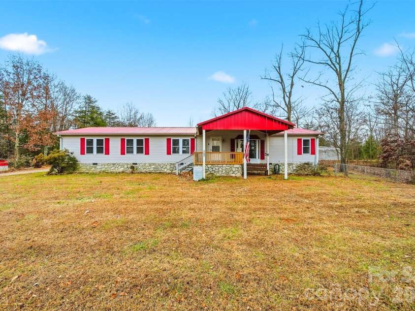 4915 Quartz Ridge Drive, Maiden, NC 28650.  MLS# CAR4328743, YatesRealty ID 2256. 