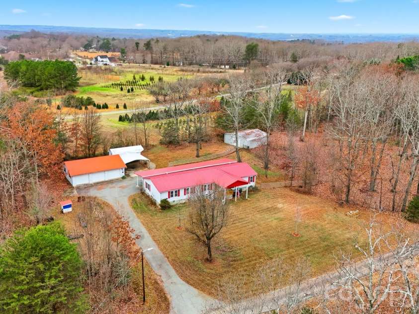 4915 Quartz Ridge Drive, Maiden, NC 28650.  MLS# CAR4328743, YatesRealty ID 2256. 