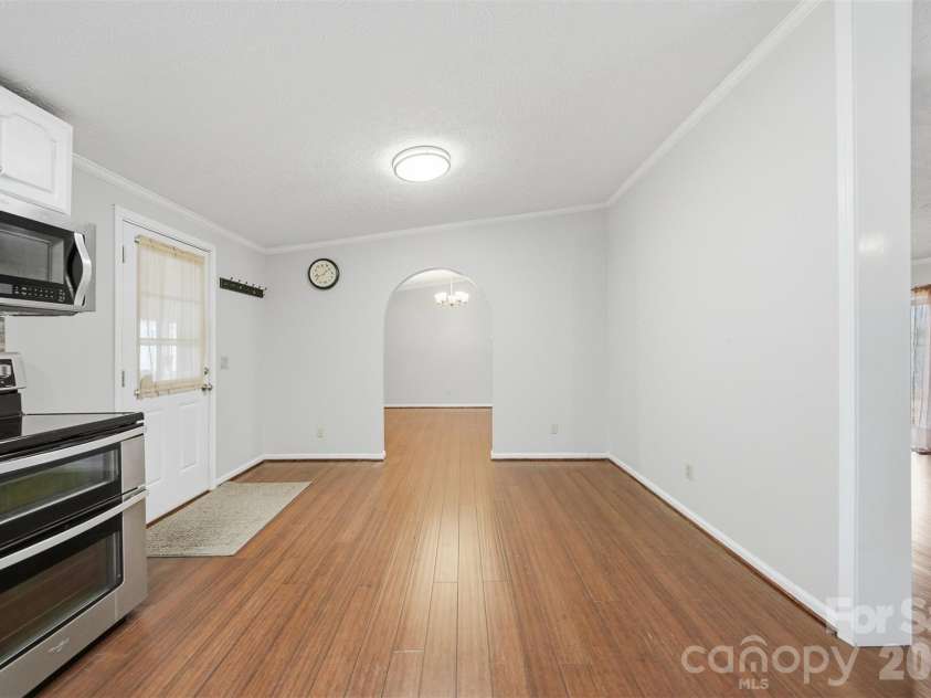 4915 Quartz Ridge Drive, Maiden, NC 28650.  MLS# CAR4328743, YatesRealty ID 2256. Kitchen/Breakfast Room