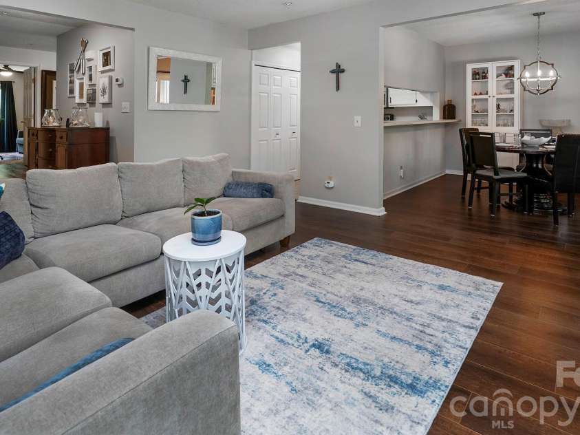 19823 Henderson Road, Cornelius, NC 28031.  MLS# CAR4374380, YatesRealty ID 22560. 