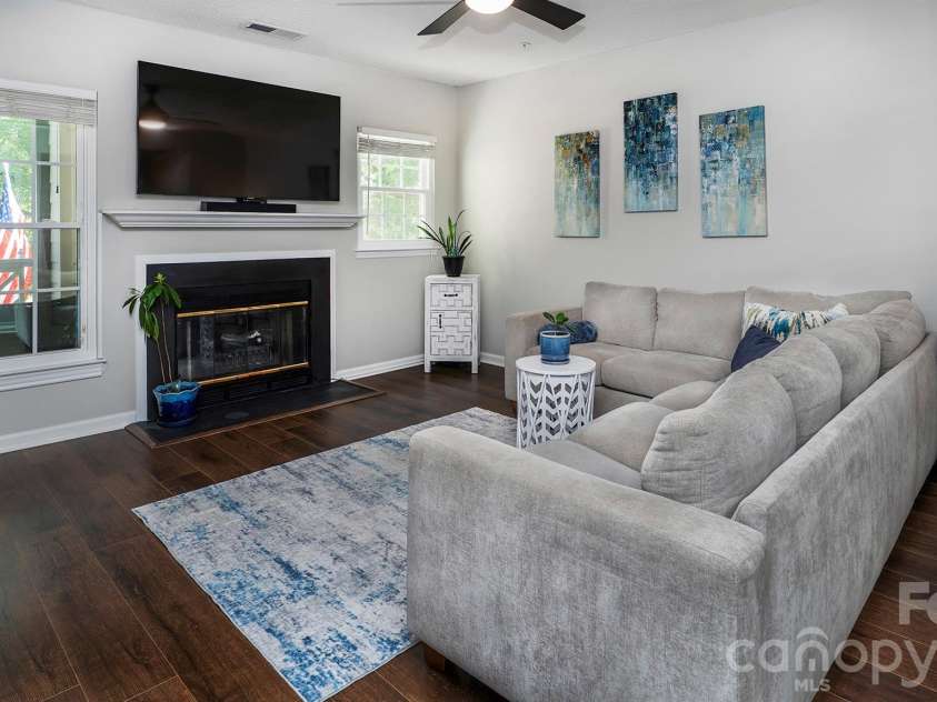 19823 Henderson Road, Cornelius, NC 28031.  MLS# CAR4374380, YatesRealty ID 22560. 