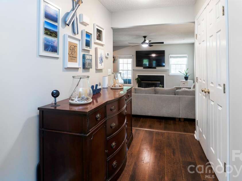 19823 Henderson Road, Cornelius, NC 28031.  MLS# CAR4374380, YatesRealty ID 22560. Entrance foyer...