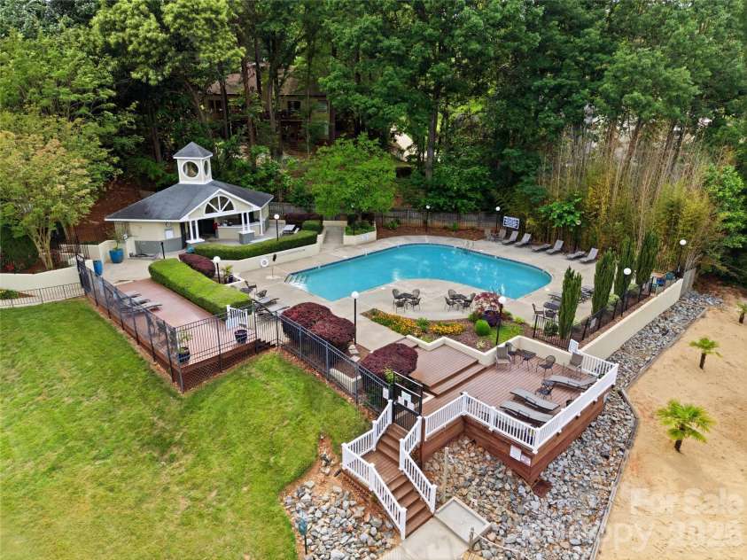 19823 Henderson Road, Cornelius, NC 28031.  MLS# CAR4377209, YatesRealty ID 22560. 