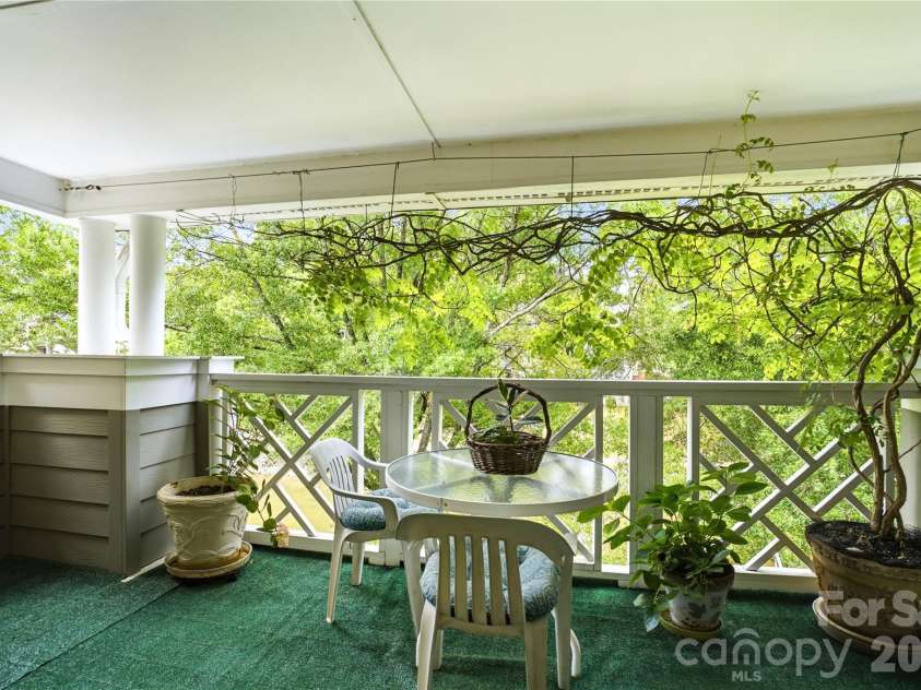 19823 Henderson Road, Cornelius, NC 28031.  MLS# CAR4377209, YatesRealty ID 22560. 
