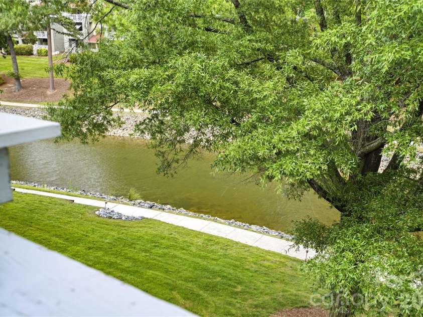 19823 Henderson Road, Cornelius, NC 28031.  MLS# CAR4377209, YatesRealty ID 22560. 
