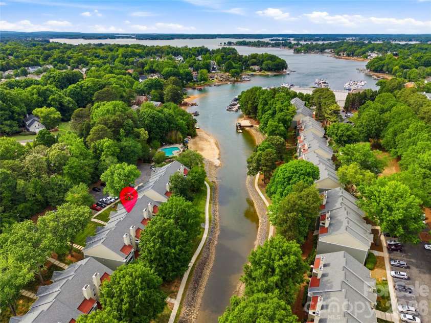 19823 Henderson Road, Cornelius, NC 28031.  MLS# CAR4377209, YatesRealty ID 22560. 