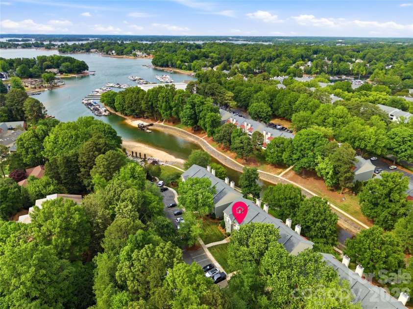 19823 Henderson Road, Cornelius, NC 28031.  MLS# CAR4377209, YatesRealty ID 22560. 