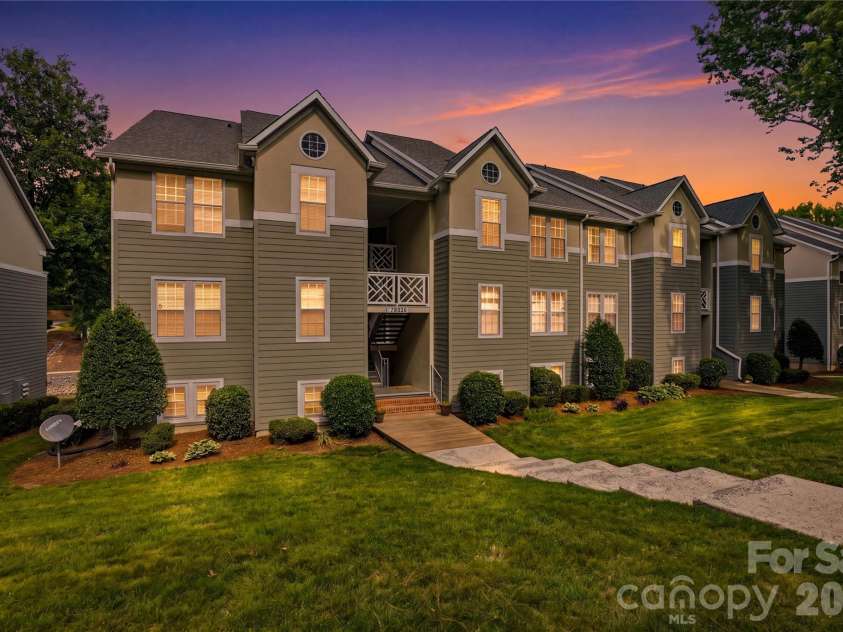 19823 Henderson Road, Cornelius, NC 28031.  MLS# CAR4377209, YatesRealty ID 22560. 