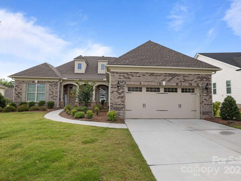 82120 Standing Oak Drive, Charlotte, NC 28278.  MLS# CAR4269011, YatesRealty ID 22560. 
