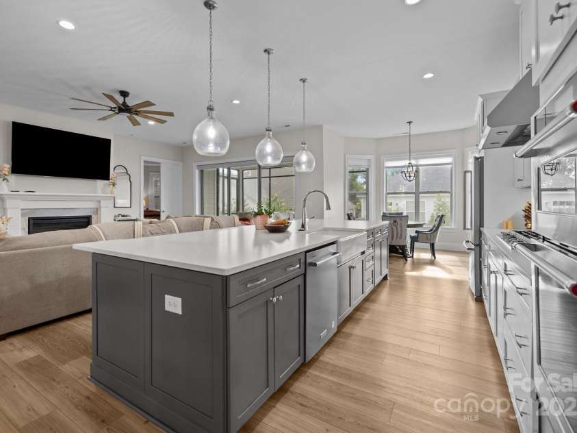 82120 Standing Oak Drive, Charlotte, NC 28278.  MLS# CAR4269011, YatesRealty ID 22560. 