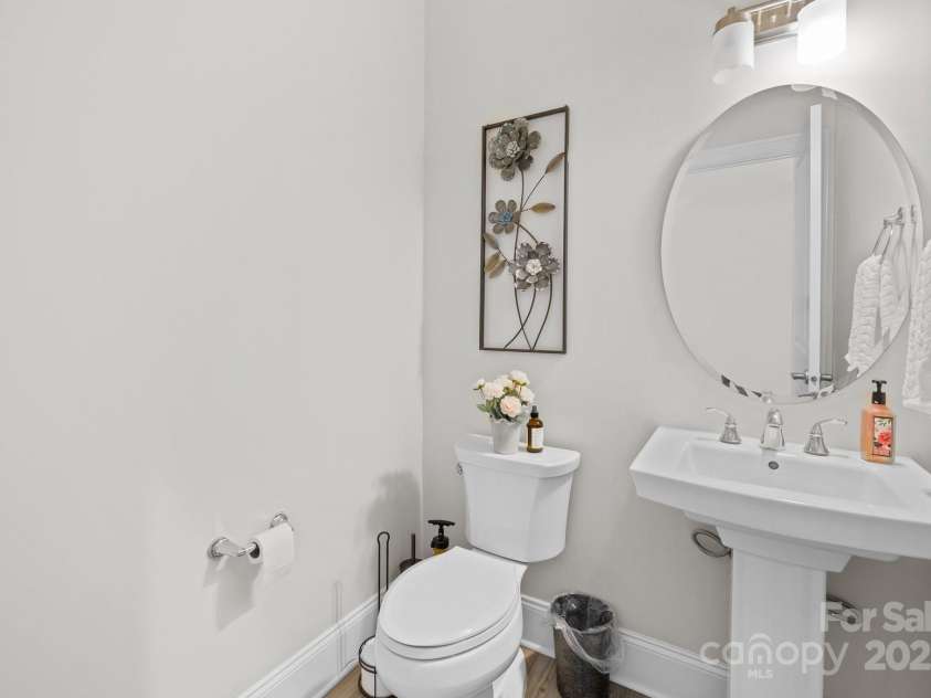 82120 Standing Oak Drive, Charlotte, NC 28278.  MLS# CAR4269011, YatesRealty ID 22560. 