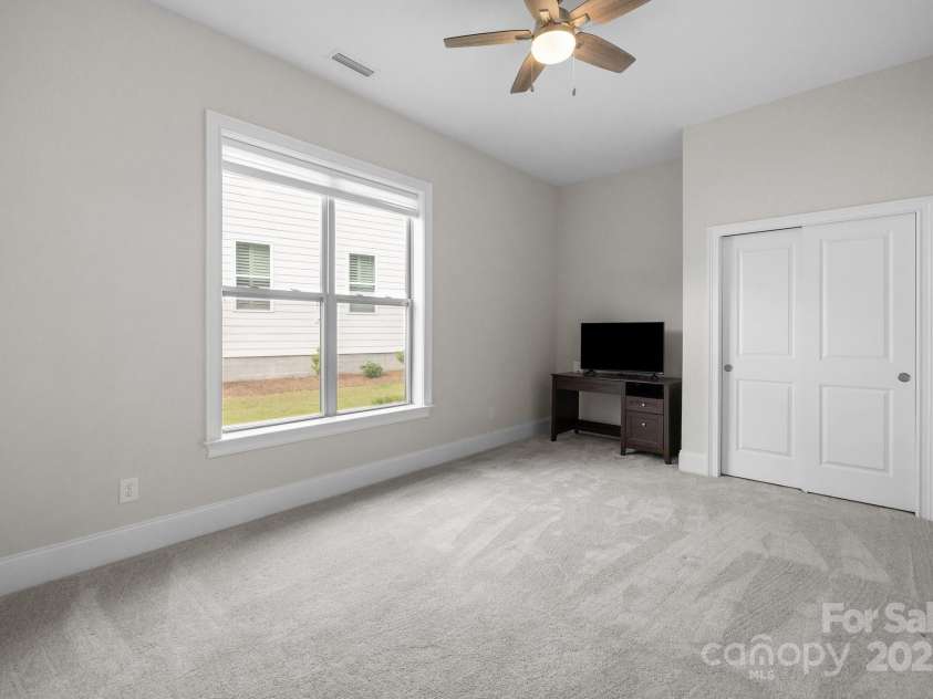 82120 Standing Oak Drive, Charlotte, NC 28278.  MLS# CAR4269011, YatesRealty ID 22560. 