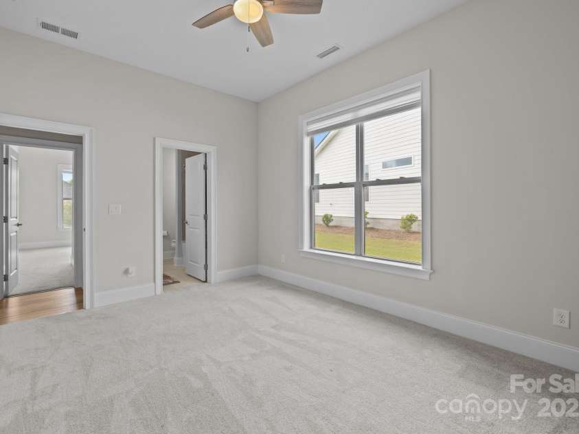 82120 Standing Oak Drive, Charlotte, NC 28278.  MLS# CAR4269011, YatesRealty ID 22560. 