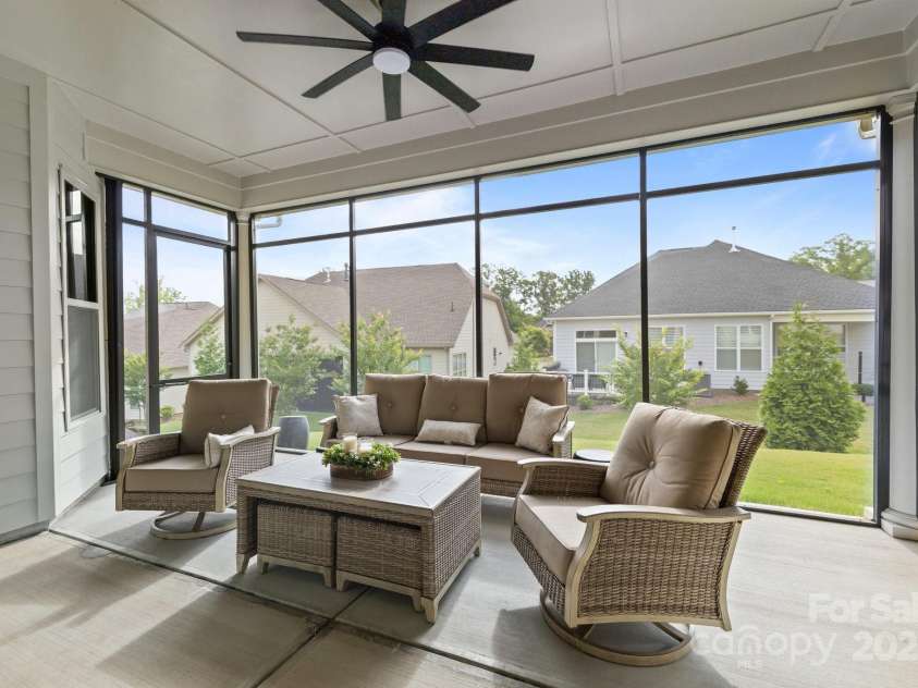 82120 Standing Oak Drive, Charlotte, NC 28278.  MLS# CAR4269011, YatesRealty ID 22560. 