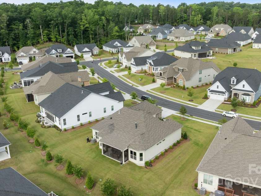 82120 Standing Oak Drive, Charlotte, NC 28278.  MLS# CAR4269011, YatesRealty ID 22560. 