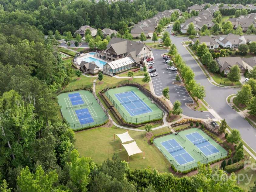 82120 Standing Oak Drive, Charlotte, NC 28278.  MLS# CAR4269011, YatesRealty ID 22560. 