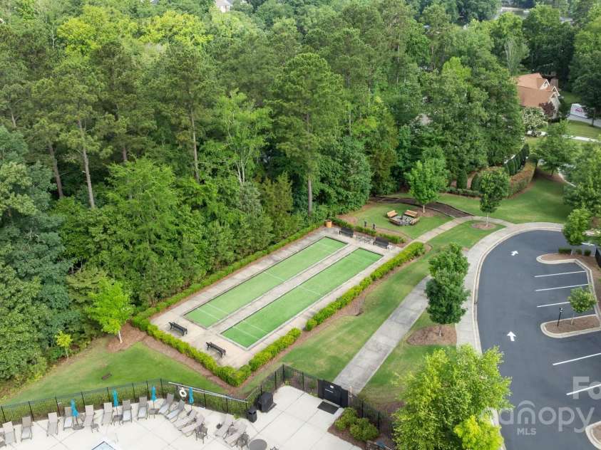 82120 Standing Oak Drive, Charlotte, NC 28278.  MLS# CAR4269011, YatesRealty ID 22560. 