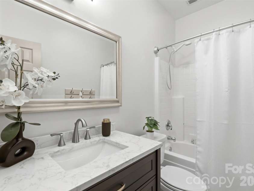 739 Julia Street, Fort Mill, SC 29708.  MLS# CAR4380412, YatesRealty ID 22561. 2nd Bath