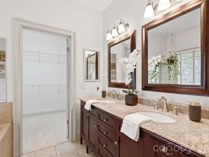739 Julia Street, Fort Mill, SC 29708.  MLS# CAR4380412, YatesRealty ID 22561. Primary Bath