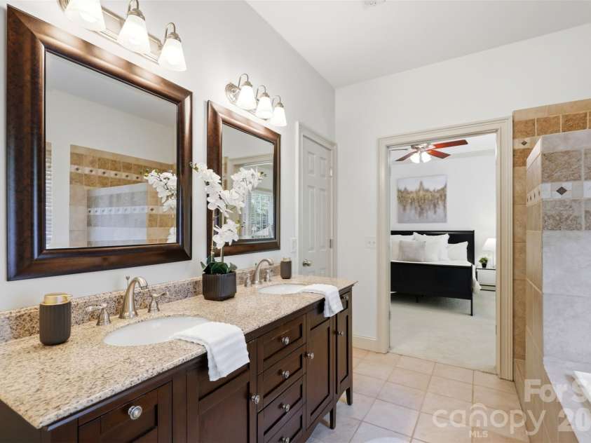 739 Julia Street, Fort Mill, SC 29708.  MLS# CAR4380412, YatesRealty ID 22561. Primary Bath