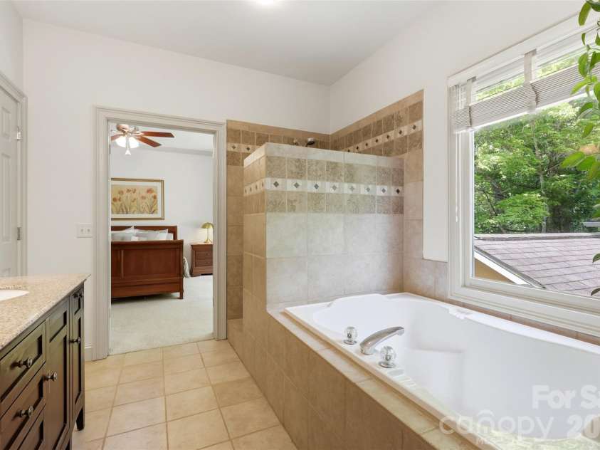 739 Julia Street, Fort Mill, SC 29708.  MLS# CAR4380412, YatesRealty ID 22561. Primary Bath