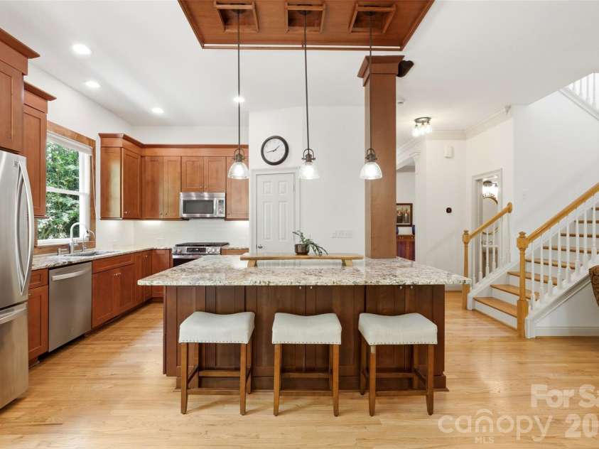739 Julia Street, Fort Mill, SC 29708.  MLS# CAR4380412, YatesRealty ID 22561. Updated Kitchen
