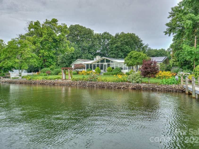 7945 Placid Court, Denver, NC 28037.  MLS# CAR4269290, YatesRealty ID 22561. Immaculately maintained by one family, look at the fantastic upkeep to this home!