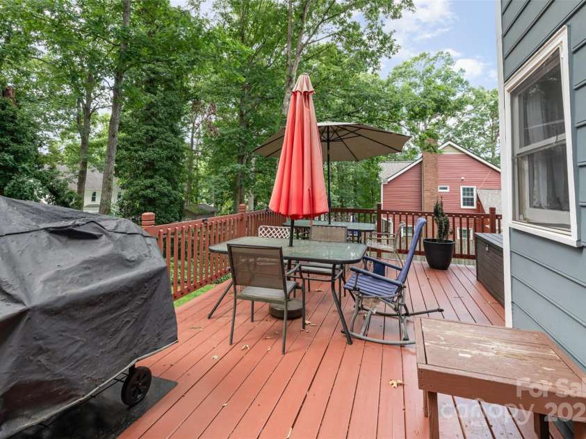 2133 Highland View Lane, Charlotte, NC 28214.  MLS# CAR4271849, YatesRealty ID 22562. Back deck