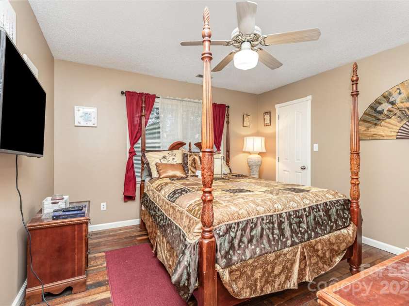2133 Highland View Lane, Charlotte, NC 28214.  MLS# CAR4271849, YatesRealty ID 22562. Bedroom #1- upper
