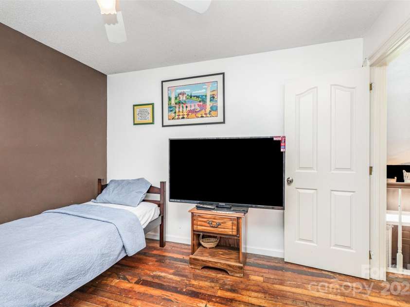 2133 Highland View Lane, Charlotte, NC 28214.  MLS# CAR4271849, YatesRealty ID 22562. Bedroom #2-upper