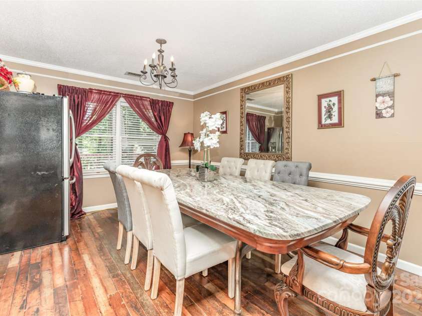 2133 Highland View Lane, Charlotte, NC 28214.  MLS# CAR4271849, YatesRealty ID 22562. Dining room