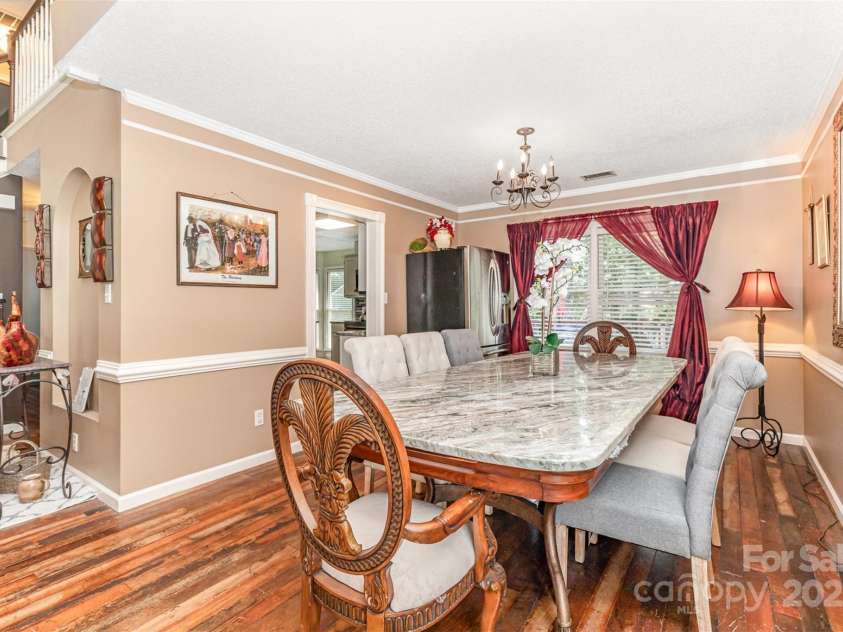 2133 Highland View Lane, Charlotte, NC 28214.  MLS# CAR4271849, YatesRealty ID 22562. Dining room