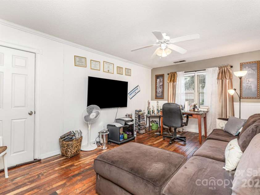 2133 Highland View Lane, Charlotte, NC 28214.  MLS# CAR4271849, YatesRealty ID 22562. Office/Bedroom# 3 - upper