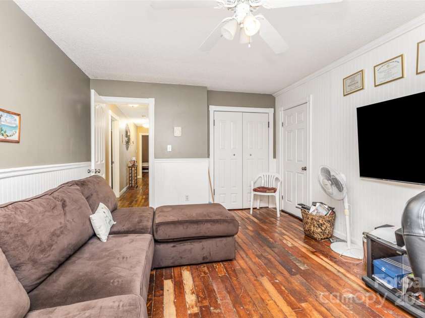 2133 Highland View Lane, Charlotte, NC 28214.  MLS# CAR4271849, YatesRealty ID 22562. Office/Bedroom #3 upper