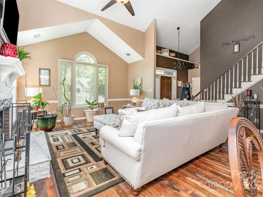 2133 Highland View Lane, Charlotte, NC 28214.  MLS# CAR4271849, YatesRealty ID 22562. Stairs