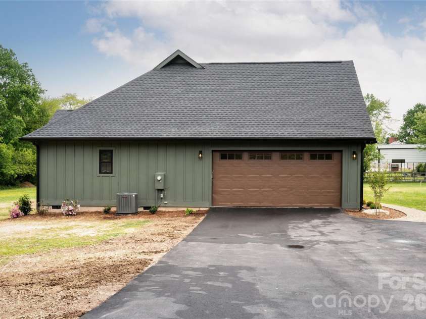 34 Old Souther Road, Mills River, NC 28759.  MLS# CAR4380756, YatesRealty ID 22562. 