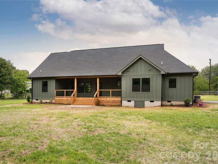 34 Old Souther Road, Mills River, NC 28759.  MLS# CAR4380756, YatesRealty ID 22562. 