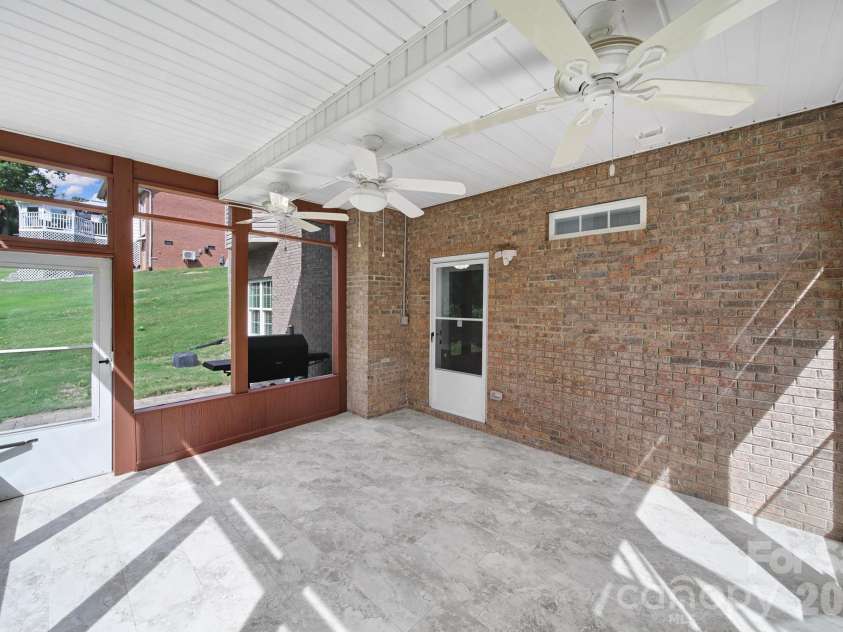 3003 Sparkston Lane, Rock Hill, SC 29732.  MLS# CAR4372253, YatesRealty ID 22563. 