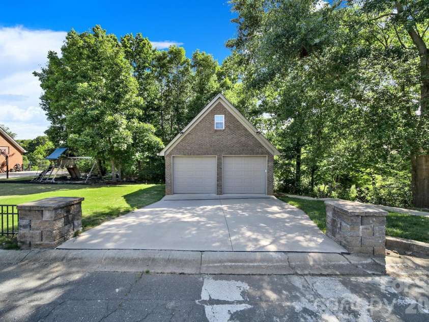 3003 Sparkston Lane, Rock Hill, SC 29732.  MLS# CAR4372253, YatesRealty ID 22563. 