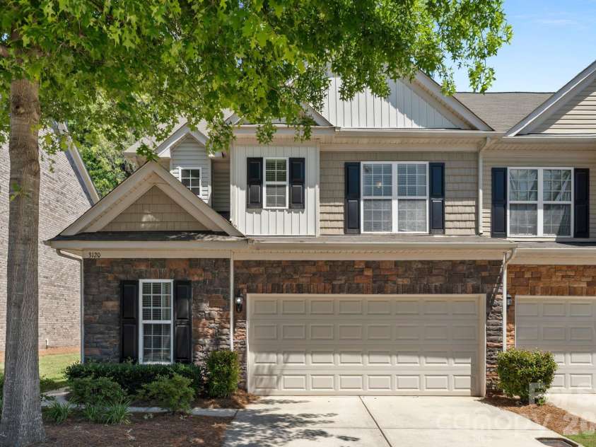 3120 Park South Station Boulevard, Charlotte, NC 28210.  MLS# CAR4374680, YatesRealty ID 22564. 