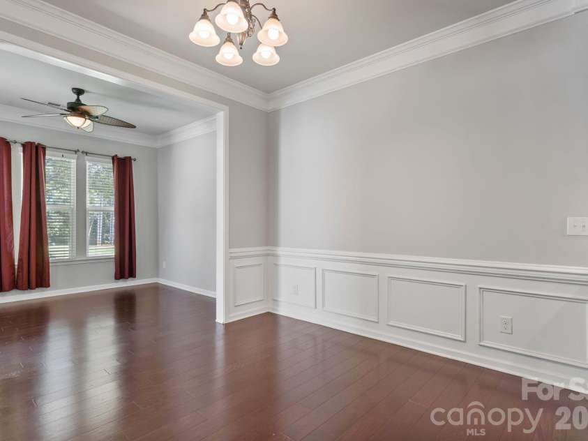 3120 Park South Station Boulevard, Charlotte, NC 28210.  MLS# CAR4374680, YatesRealty ID 22564. 
