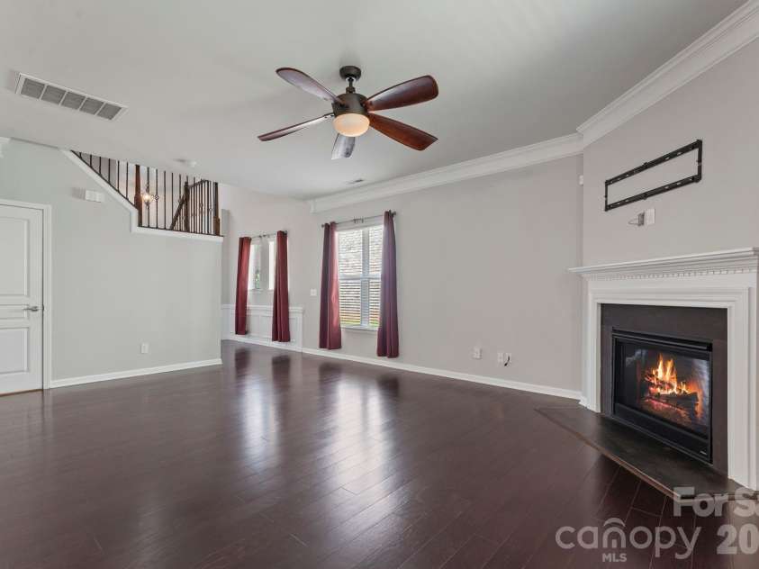 3120 Park South Station Boulevard, Charlotte, NC 28210.  MLS# CAR4374680, YatesRealty ID 22564. 