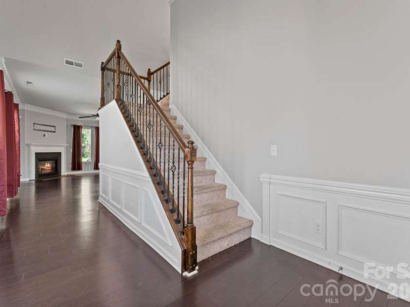 3120 Park South Station Boulevard, Charlotte, NC 28210.  MLS# CAR4374680, YatesRealty ID 22564. 
