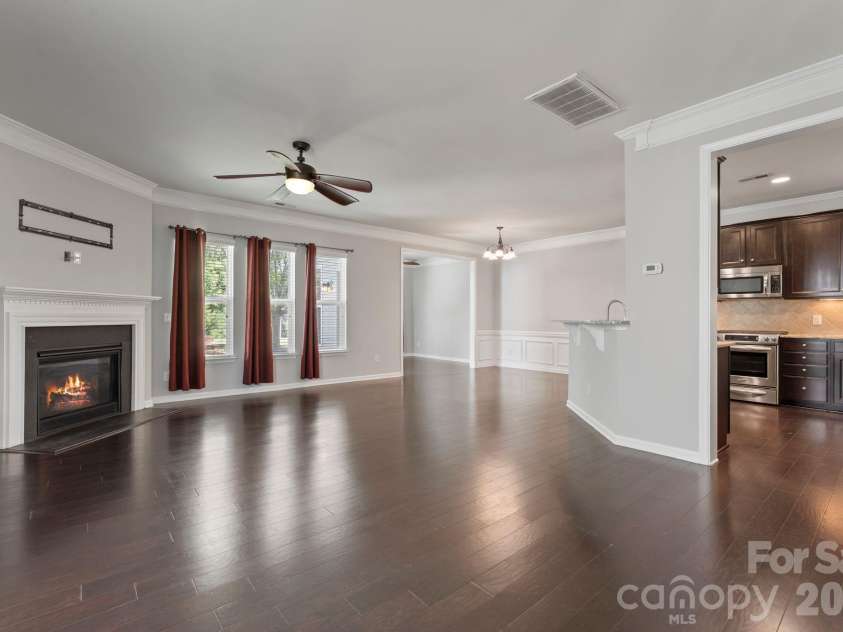 3120 Park South Station Boulevard, Charlotte, NC 28210.  MLS# CAR4374680, YatesRealty ID 22564. 